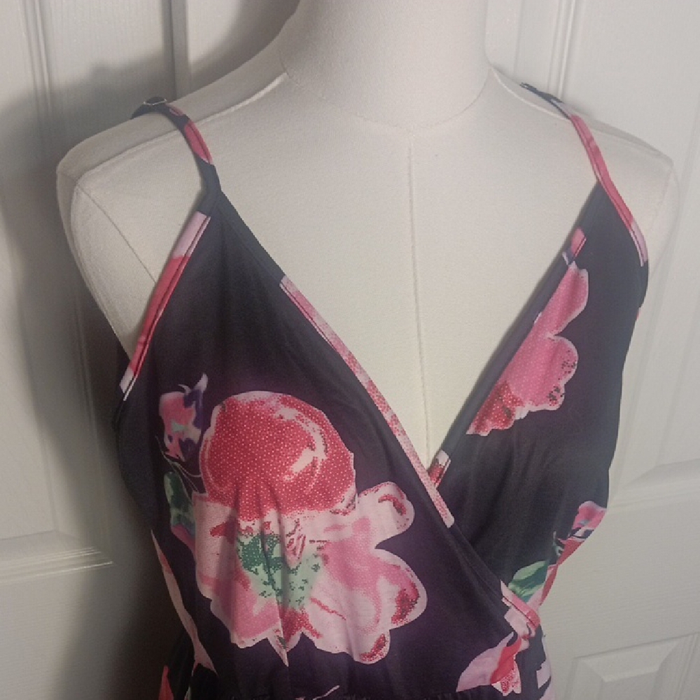 Votepretty Women's Floral V-neck Spaghetti Strap Sundress With Pockets - Picture 5 of 12